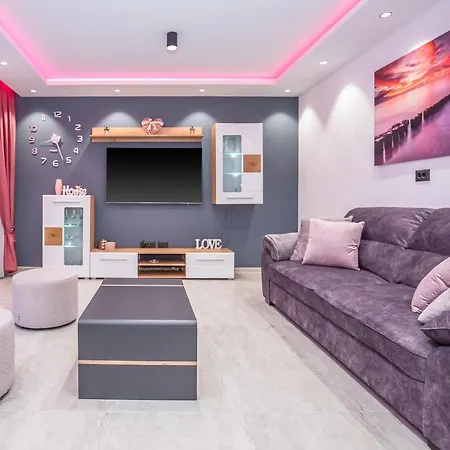 Appartement Luxury Lorena - Private Heated Pool - *