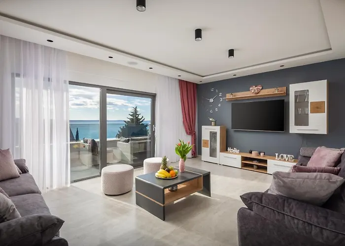 Apartment Luxury Lorena - Private Heated Pool - *