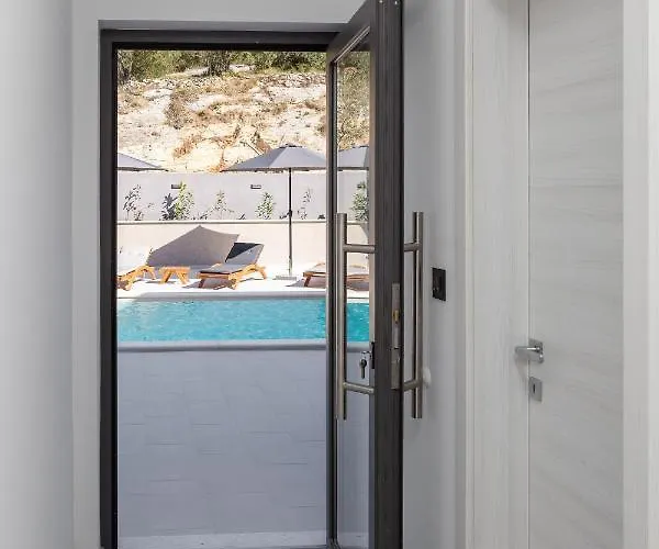 Luxury Lorena - Private Heated Pool - Apartment