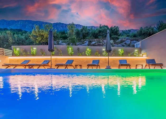 Luxury Lorena - Private Heated Pool - Apartment Jesenice (Split-Dalmatia)