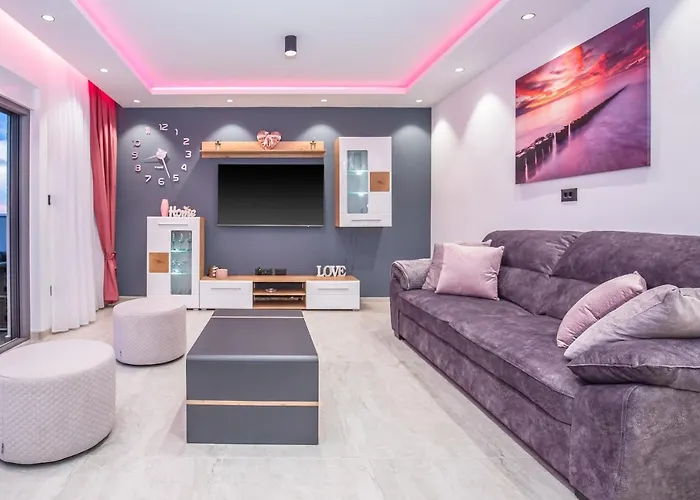 Apartment Luxury Lorena - Private Heated Pool - *