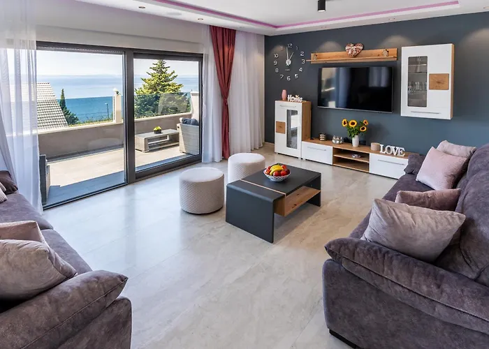 Luxury Lorena - Private Heated Pool - Apartment Jesenice (Split-Dalmatia)