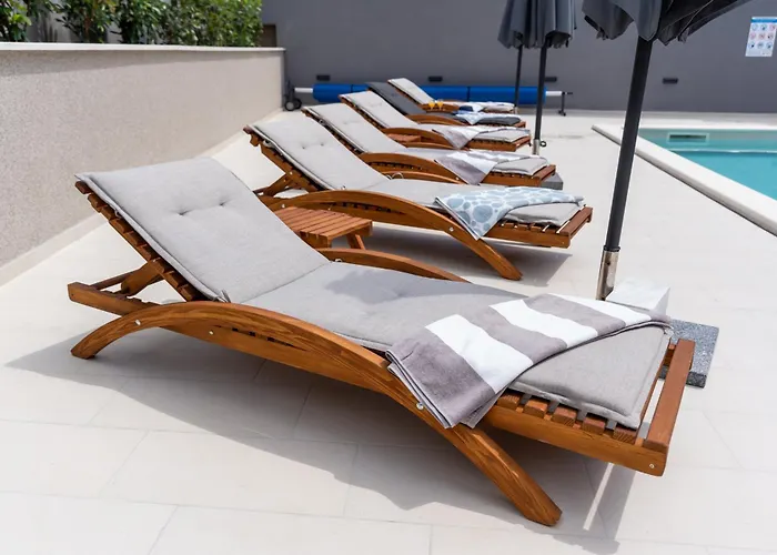 Apartment Luxury Lorena - Private Heated Pool - *