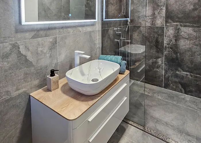 Luxury Lorena - Private Heated Pool - * Jesenice (Split-Dalmatia)