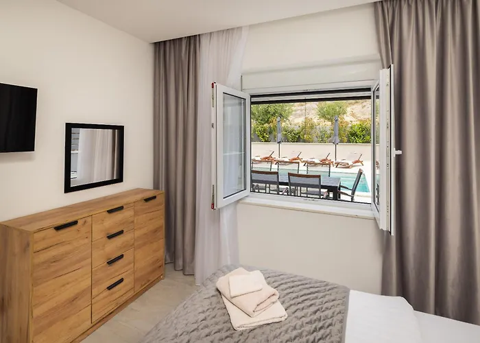 Luxury Lorena - Private Heated Pool - *