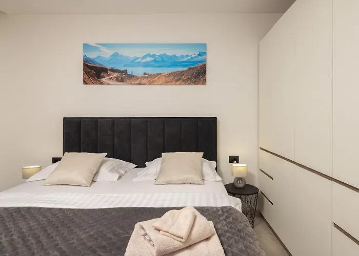 Luxury Lorena - Private Heated Pool - * Jesenice (Split-Dalmatia)
