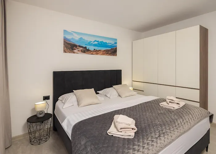 Luxury Lorena - Private Heated Pool - Apartment *