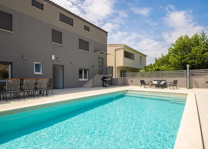 Luxury Lorena - Private Heated Pool - Apartment *