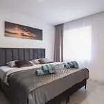 Luxury Lorena - Private Heated Pool - Apartamento