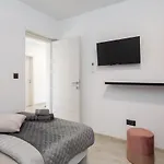 Apartamento Luxury Lorena - Private Heated Pool -