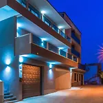 Luxury Lorena - Private Heated Pool - Διαμέρισμα *