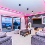 Luxury Lorena - Private Heated Pool -
