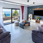 Luxury Lorena - Private Heated Pool - Διαμέρισμα