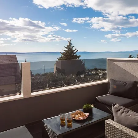 Apartment Luxury Lorena - Private Heated Pool -
