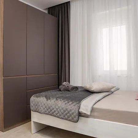 Luxury Lorena - Private Heated Pool - Apartment