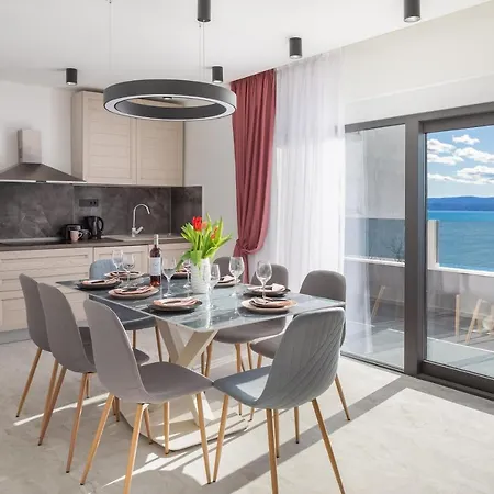 Apartment Luxury Lorena - Private Heated Pool - Jesenice (Split-Dalmatia)