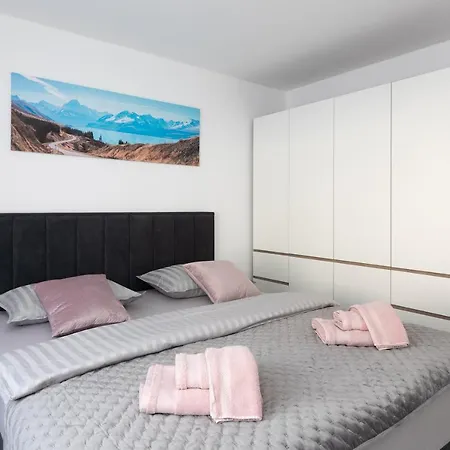 Luxury Lorena - Private Heated Pool - Apartment *