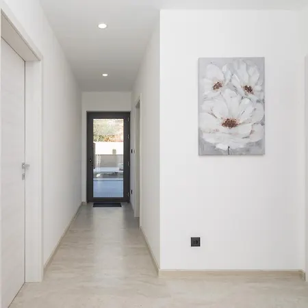 Apartment Luxury Lorena - Private Heated Pool - Jesenice (Split-Dalmatia)