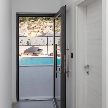 Luxury Lorena - Private Heated Pool - Apartment