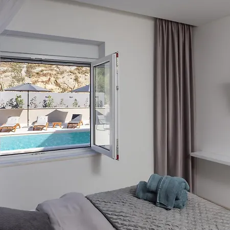 Apartment Luxury Lorena - Private Heated Pool -