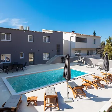 Luxury Lorena - Private Heated Pool - *