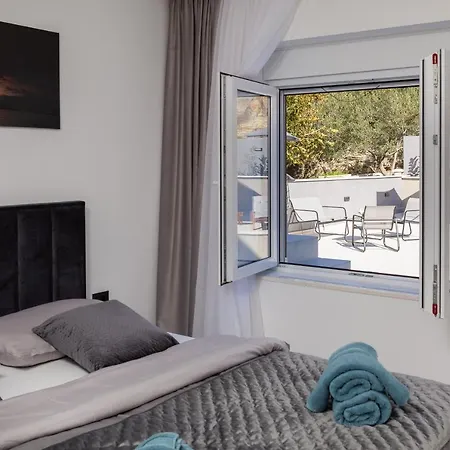 Luxury Lorena - Private Heated Pool - Apartment