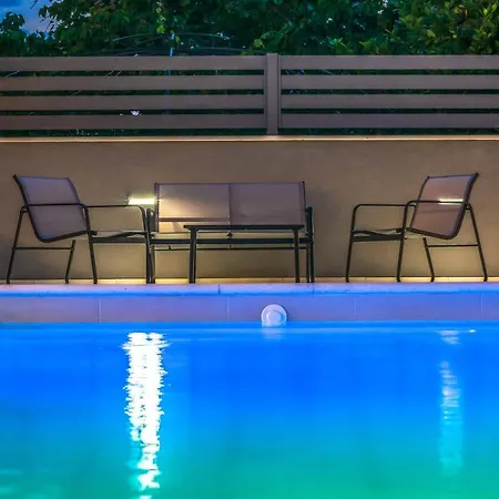 Luxury Lorena - Private Heated Pool - Jesenice (Split-Dalmatia)