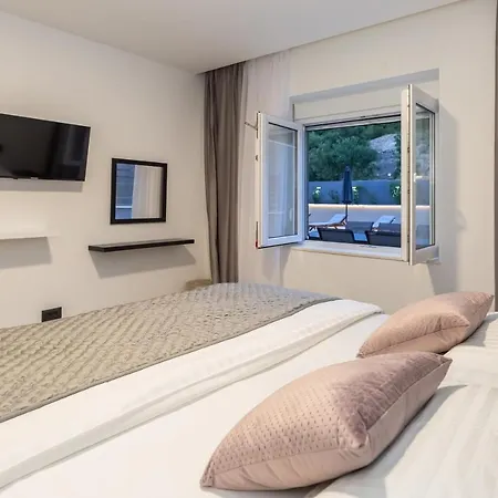 Apartment Luxury Lorena - Private Heated Pool - *