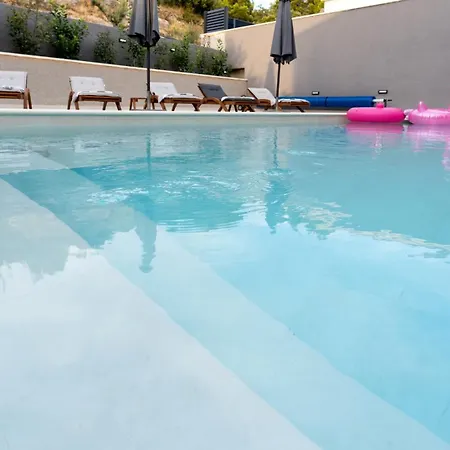 Apartamento Luxury Lorena - Private Heated Pool -