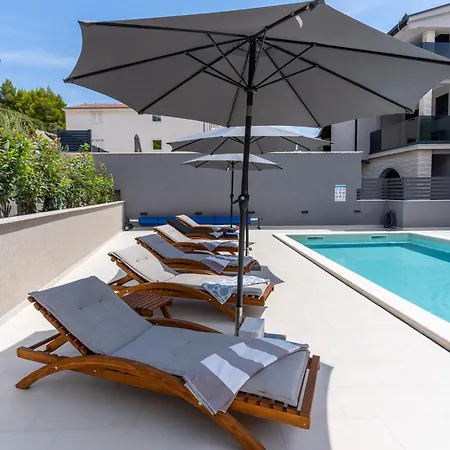 Luxury Lorena - Private Heated Pool - *