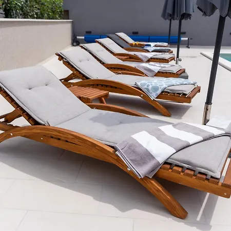 Apartment Luxury Lorena - Private Heated Pool - *