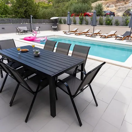 Apartment Luxury Lorena - Private Heated Pool - Jesenice (Split-Dalmatia)