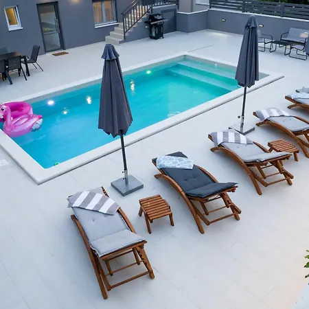 Luxury Lorena - Private Heated Pool - Apartmán Jesenice (Split-Dalmatia)