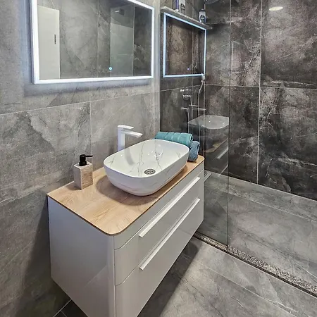 Luxury Lorena - Private Heated Pool - * Jesenice (Split-Dalmatia)