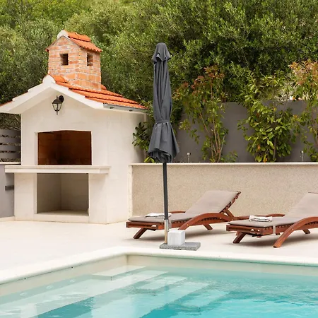 Luxury Lorena - Private Heated Pool - * Jesenice (Split-Dalmatia)
