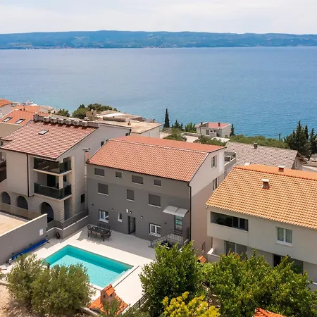Apartment Luxury Lorena - Private Heated Pool -