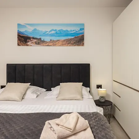 Luxury Lorena - Private Heated Pool - * Jesenice (Split-Dalmatia)