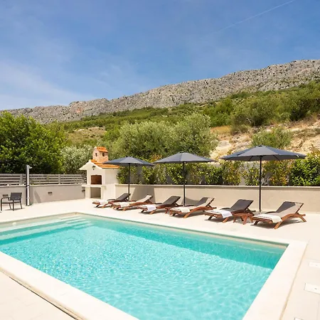 Apartment Luxury Lorena - Private Heated Pool -