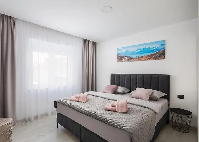Luxury Lorena - Private Heated Pool - * Jesenice (Split-Dalmatia)