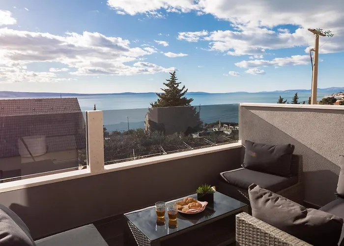Apartmán Luxury Lorena - Private Heated Pool -