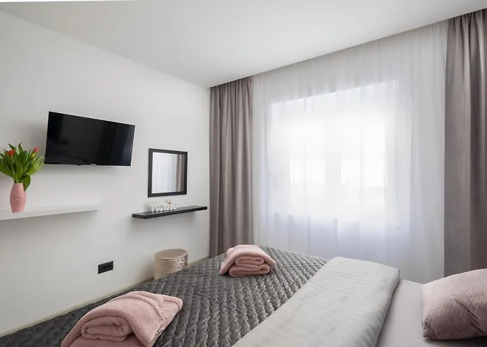 Apartmán Luxury Lorena - Private Heated Pool - *