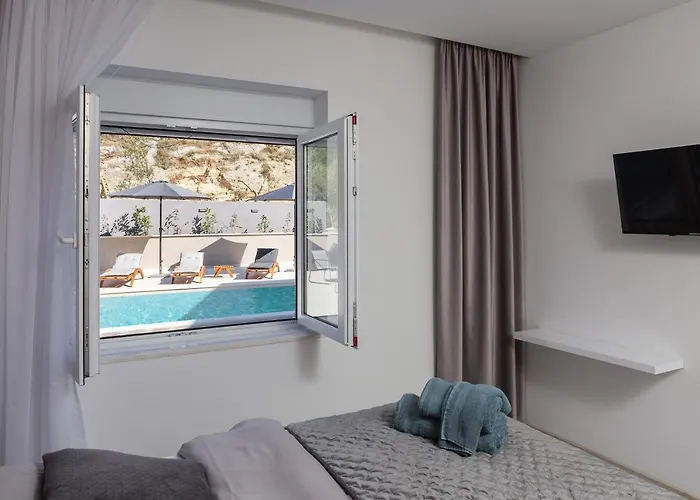 Apartmán Luxury Lorena - Private Heated Pool -