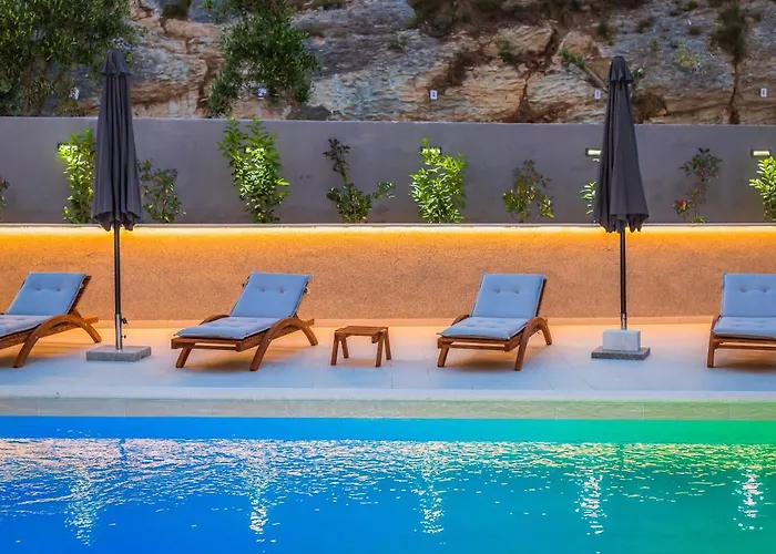 Lägenhet Luxury Lorena - Private Heated Pool -