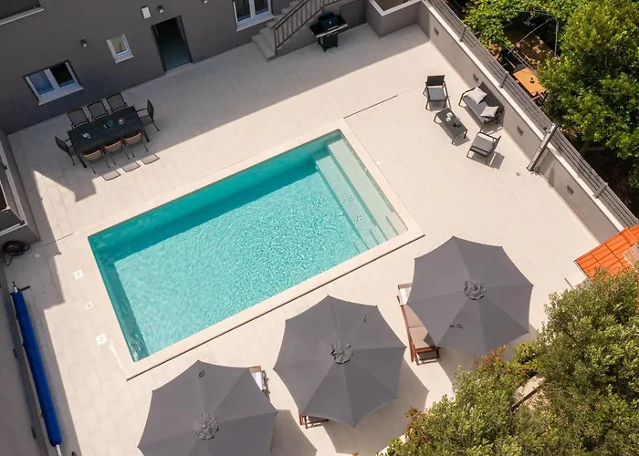 Luxury Lorena - Private Heated Pool - Apartmán Jesenice (Split-Dalmatia)